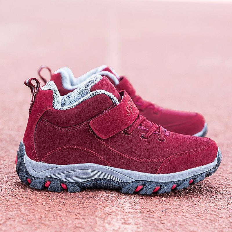 Street Fashion Vietnam - short winter sports shoes for women
